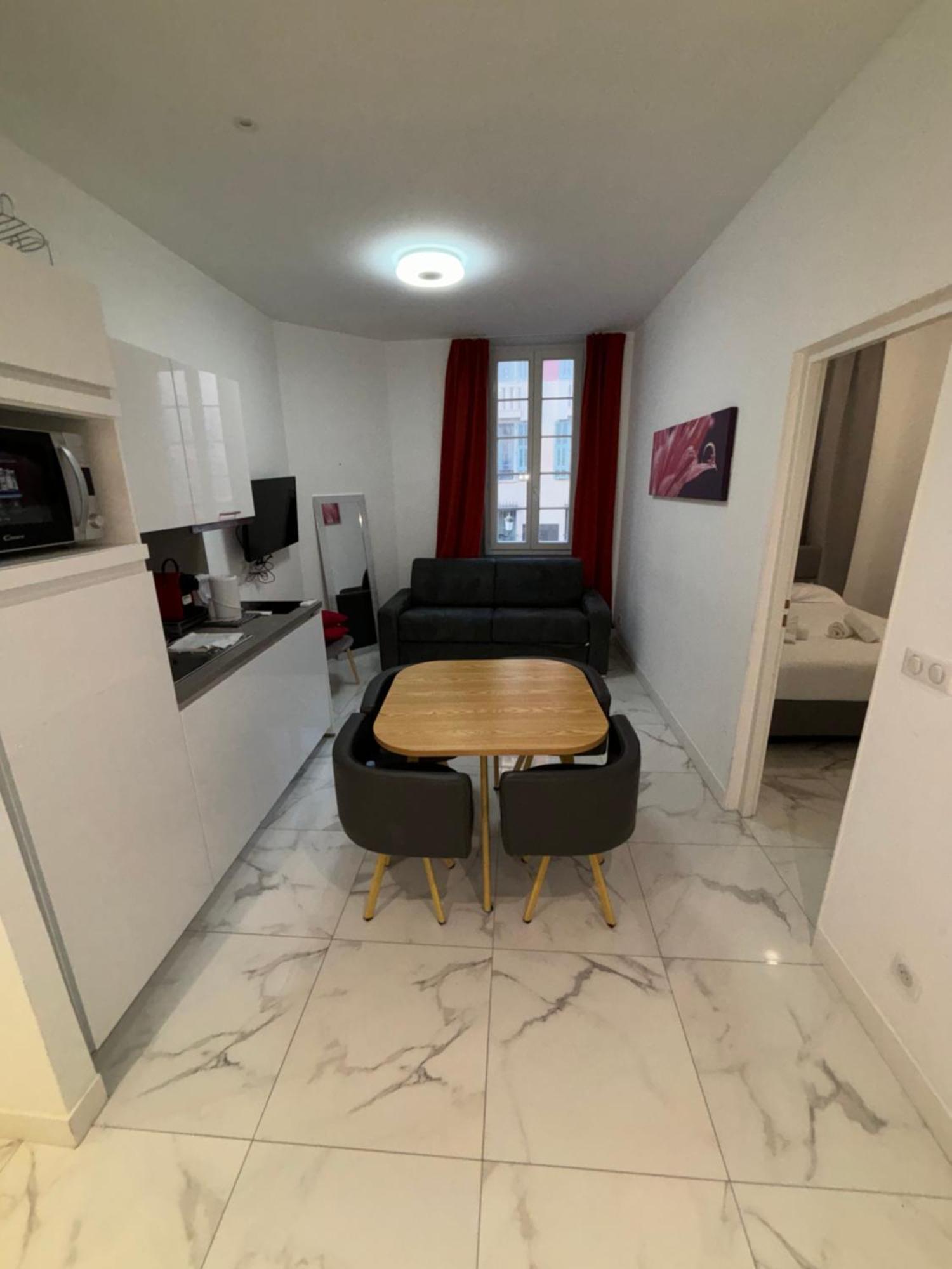 Appartement 4 Couchages Idealement Place Promenade Des Anglais / Cours Saleya Nice Exterior photo
