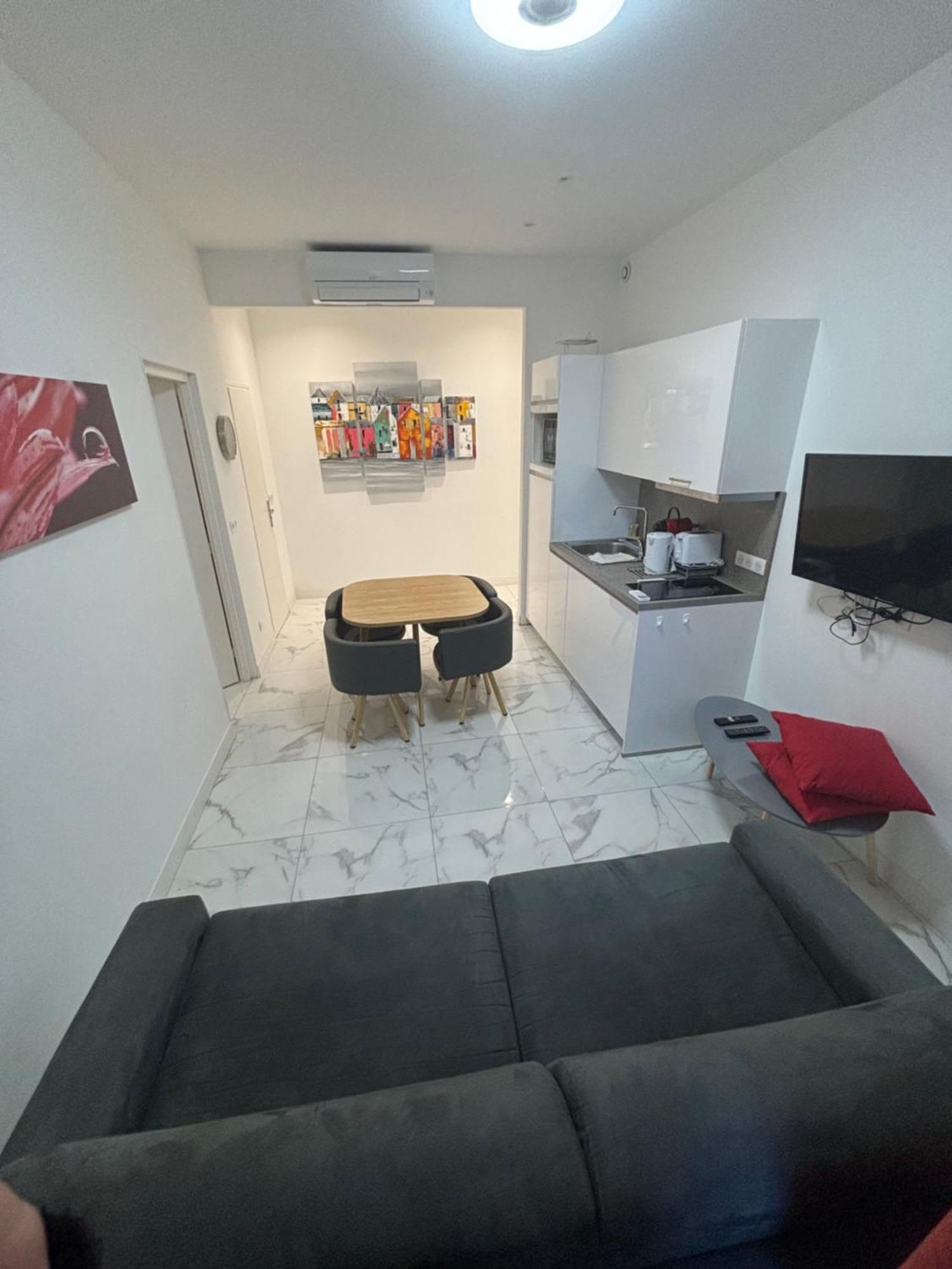 Appartement 4 Couchages Idealement Place Promenade Des Anglais / Cours Saleya Nice Exterior photo